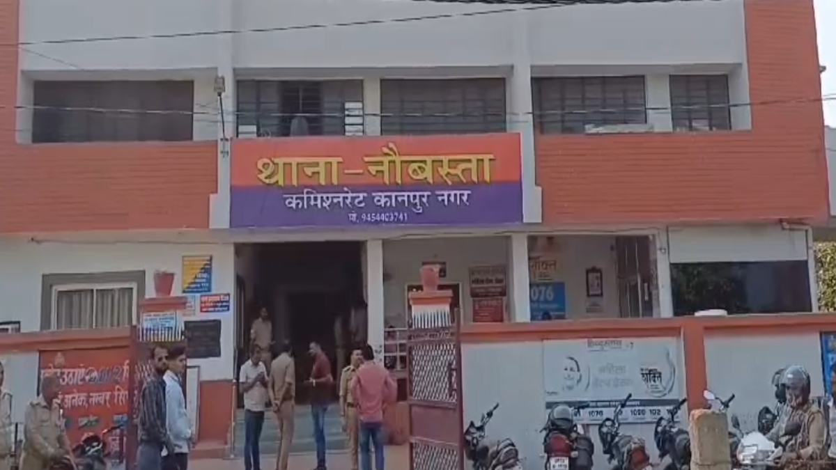 थाने में छेड़छाड़ के आरोपी का खौफनाक कदम, बाथरूम में पिया टॉयलेट क्लीनर, ICU में भर्ती, दरोगा-हेड कांस्टेबल सस्पेंड
