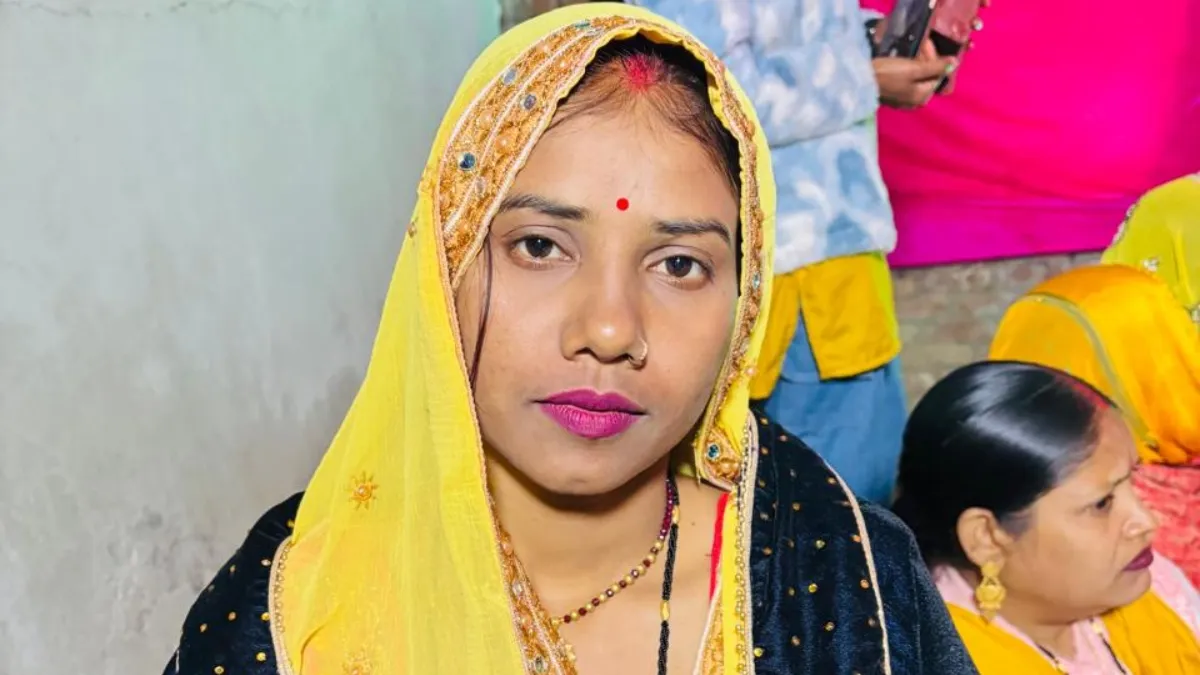 '9 साल से सब कुछ सह रही थी, अब और नहीं', तीन पन्नों का सुसाइड नोट लिखकर विवाहिता ने दी जान, परिवार ने लगाया हत्या का आरोप kanpur married women suicide- India TV Hindi