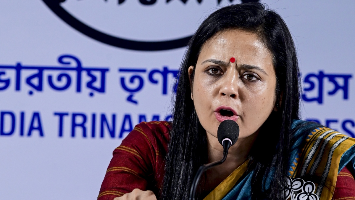 TMC सांसद महुआ मोइत्रा के खिलाफ अरेस्ट वारंट हुआ जारी, इंडियन आर्मी को लेकर विवादित कमेंट करने का मामला