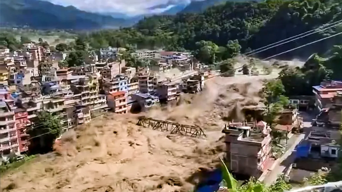 सबसे बड़ी चिंता लापता लोगों को लेकर है। नेपाल पर्यटन बोर्ड के मुताबिक, 384 पर्यटक लापता हैं। इनमें 291 विदेशी नागरिक और 93 नेपाली नागरिक शामिल हैं। लापता लोगों में 105 भारतीय नागरिक भी हैं।