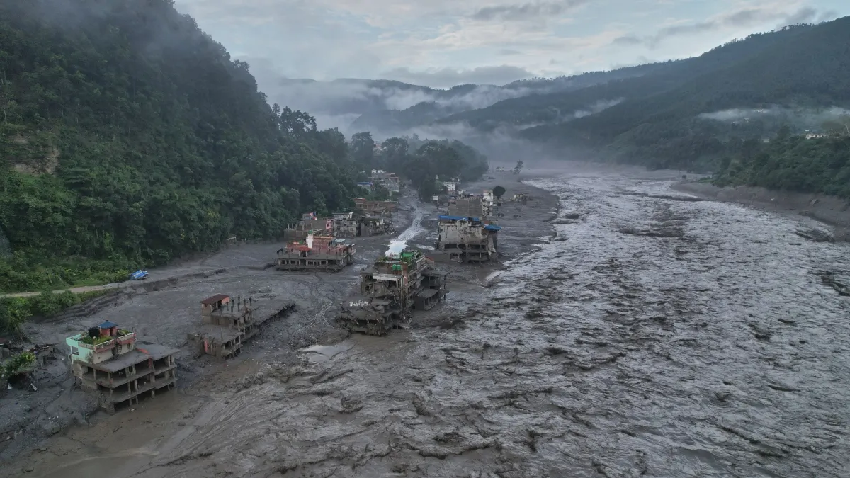 नेपाल आपदा में 781 लोगों की मौत, मुर्दाघरों में जगह नहीं, कुल 8,730 लोग रेस्क्यू हुए, 2502 अभी भी लापता Nepal tragedy- India TV Hindi