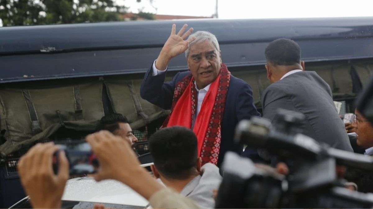 कुछ महीने पहले पीटे गए थे नेपाल के पूर्व पीएम, अब स्वदेश वापसी पर हुआ भव्य स्वागत