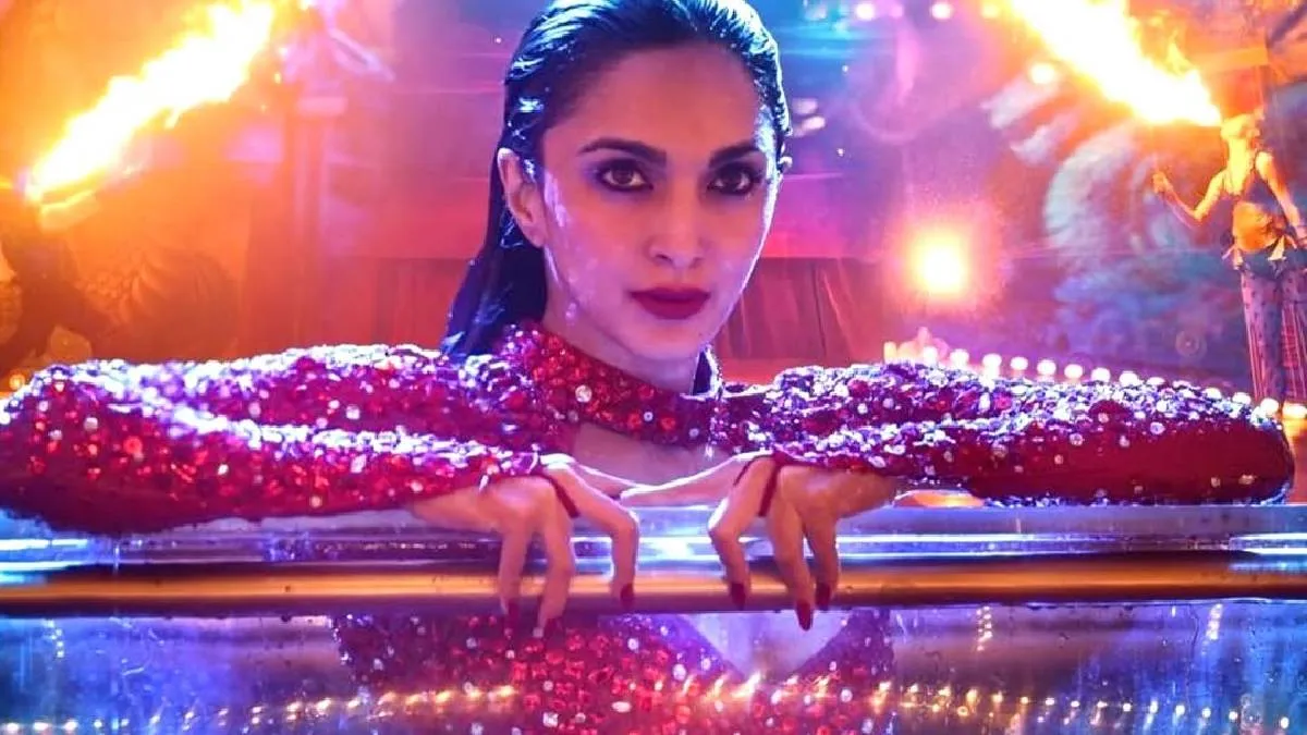 कियारा आगे कहती हैं- 'आप दोनों की आंखों में उस वक्त आंसू थे और चेहरे पर मुस्कान थी। दोनों ने मुझे बधाई दी और कहा, 'कियारा, अब हम अपनी जिंदगी का सबसे बेहतरीन समय बिताने वाले हैं।' उनके इस दिल को छू लेने वाले रिएक्शन ने मेरा दिल जीत लिया।
