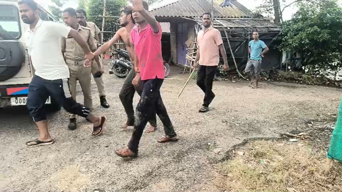 कार के अंदर घुसकर महिला से गैंगरेप की वारदात, 6 लोगों पर लगा आरोप, पुलिस ने शुरू की..