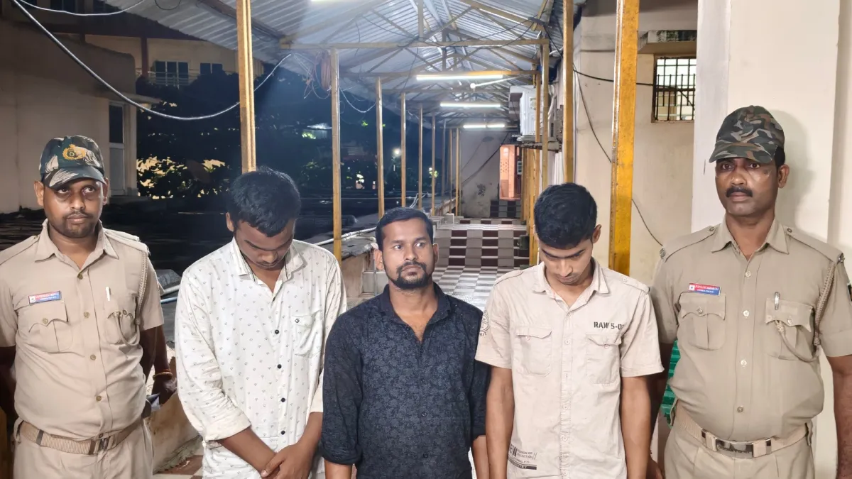 सोने की मूर्ति और गहनों के लालच में शख्स को चारपाई से बांधकर जिंदा जला दिया, 3 आरोपी गिरफ्तार odisha puri man burnt alive- India TV Hindi