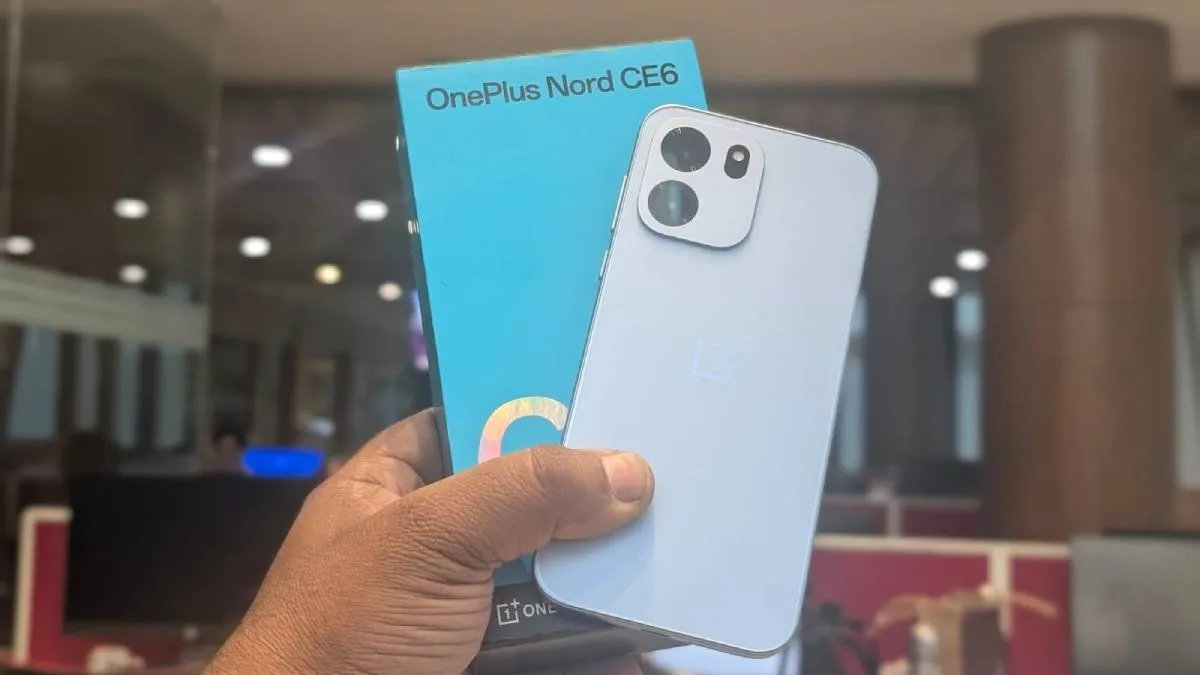 पिछले साल लॉन्च हुए OnePlus 13s को इस सेल में 49,999 रुपये की शुरुआती कीमत में घर ला सकते हैं। इसकी कीमत 54,999 रुपये है। वहीं, OnePlus Nord 6 और OnePlus Nord CE6 को इस सेल में क्रमशः 41,999 रुपये और 31,999 रुपये की शुरुआती कीमत में खरीद सकेंगे। इनकी कीमत में भी 4,000 रुपये तक की कटौती की गई है।