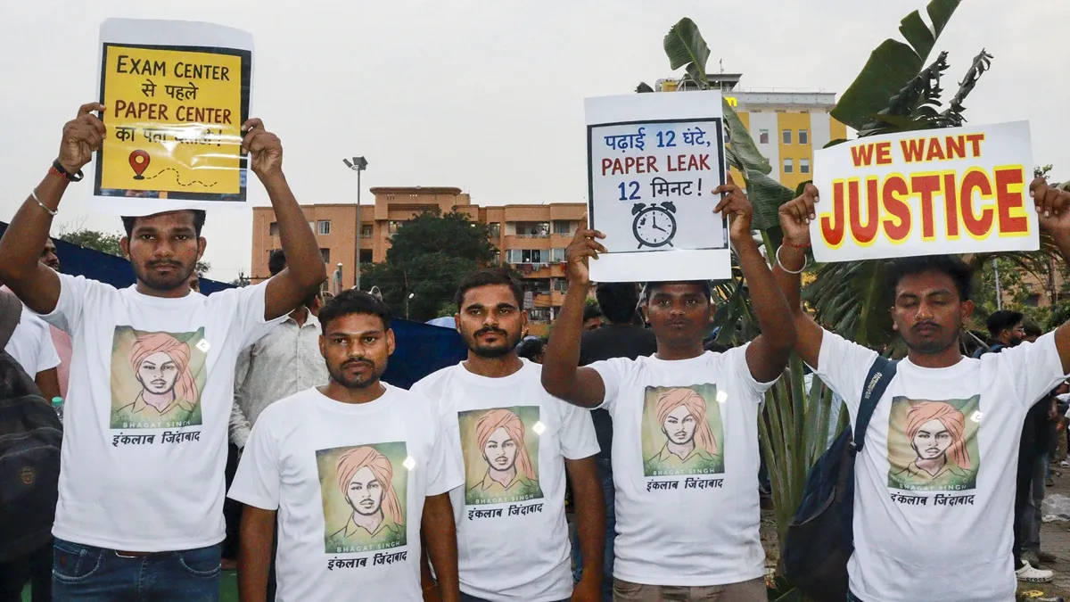 रांची में पेपर लीक के खिलाफ प्रोटेस्ट का 12वां दिन, आज छात्रों से मिल सकते हैं झारखंड सरकार के मंत्री रांची में पेपर लीक के...- India TV Hindi