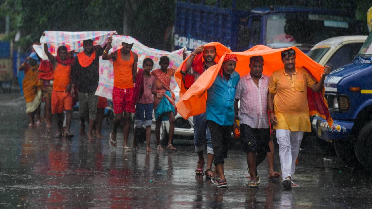यूपी-बिहार में आज भी झमाझम बरसेंगे बादल, झारखंड से लेकर हिमाचल तक आंधी-तूफान के साथ भारी बारिश का अलर्ट