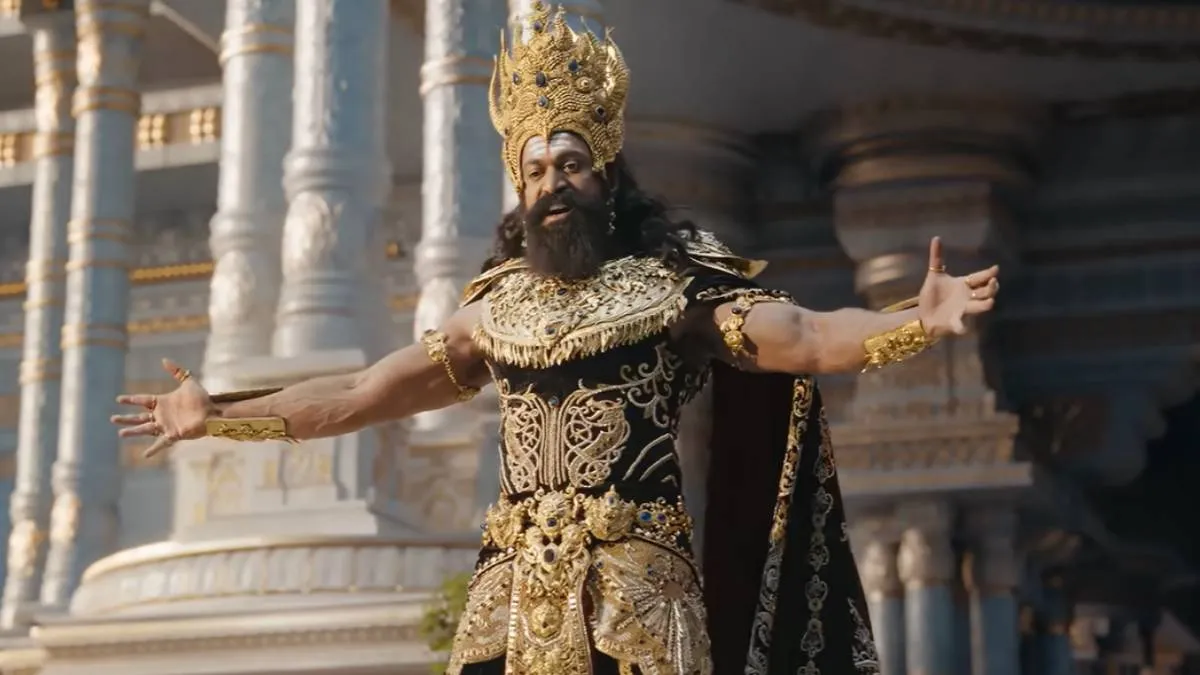 रावण की भूमिका में यश- कन्नड़ सुपरस्टार यश नितेश तिवारी की 'रामायण' में प्रभु श्रीराम के सबसे बड़े शत्रु लंकापति रावण का बेहद दमदार किरदार निभा रहे हैं। हाल ही में रिलीज हुए फिल्म के ट्रेलर में अपनी बेहतरीन स्क्रीन प्रेजेंस के लिए मशहूर यश की झलक देखने को मिली, जिससे उनके फैंस की खुशी का ठिकाना नहीं है। सुपरस्टार के फैंस उन्हें इस किरदार में देखने के लिए बेताब हैं।