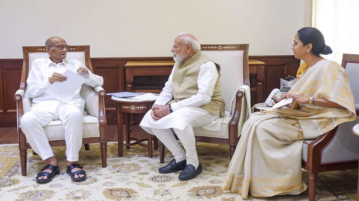 PM मोदी से मिले सुप्रिया सुले समेत NCP के 8 सांसद, परिसीमन बिल पर सियासी अटकलें तेज