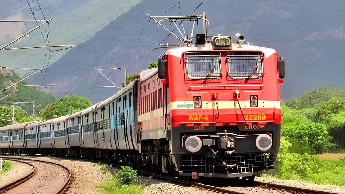 रक्षाबंधन पर रेलवे का तोहफा! दिल्ली से चलेंगी स्पेशल ट्रेनें, चेक करें रूट और टाइमिंग
