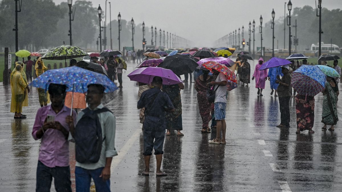 दिल्ली में कब तक होगी बारिश? मौसम विभाग ने बताया देशभर का हाल; जगह-जगह लगा जाम, जानें स्कूलों का हाल