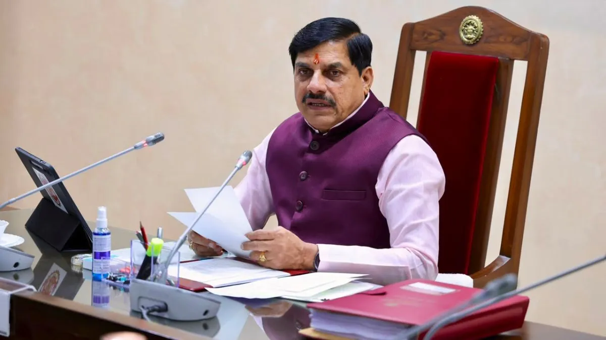 सीएम मोहन यादव ने कैबिनेट के अहम फैसलों पर लगाई मुहर, प्रदेश के विकास के लिए 10 हजार 630 करोड़ रुपये मंजूर डॉ. मोहन यादव।- India TV Hindi