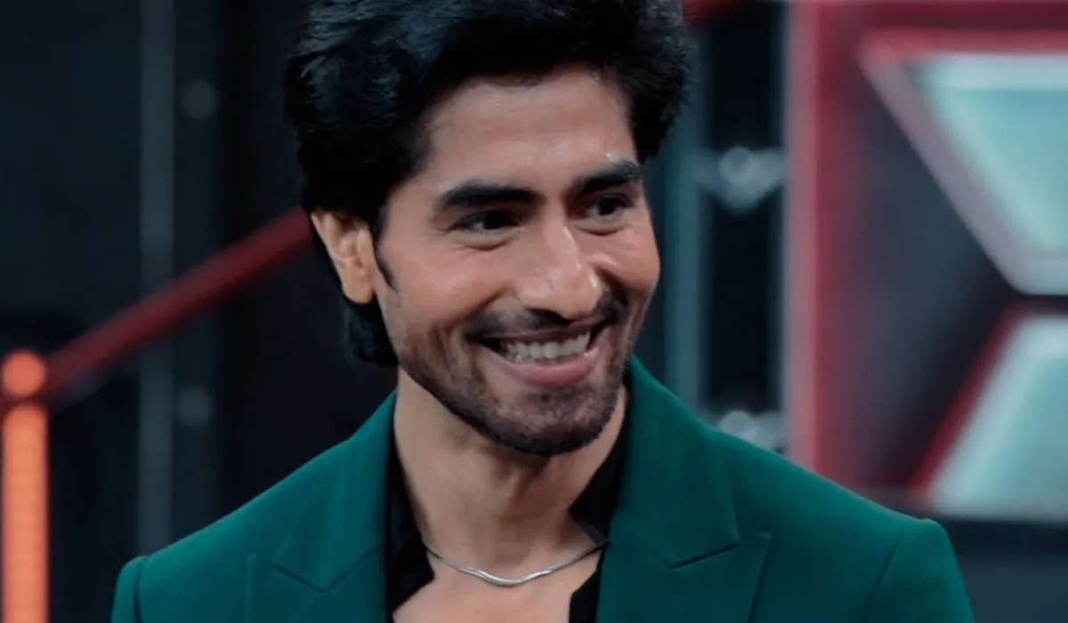 हर्षद चोपड़ा एक मशहूर टेलीविजन एक्टर हैं, जो अपने बॉय-नेक्स्ट-डोर लुक के लिए जाने जाते हैं। हालांकि, रियलिटी शो 'लॉक अप 2' में आने के बाद से ही हर्षद चर्चा में बने हुए हैं। सबसे पहले उन्होंने एक बड़ा खुलासा करते हुए बताया कि जब उन्हें पता चला कि उनकी एक्स-गर्लफ्रेंड ने उनके सबसे अच्छे दोस्त के साथ उन्हें धोखा दिया है तो उन्होंने अपनी जान देने की कोशिश की थी।
