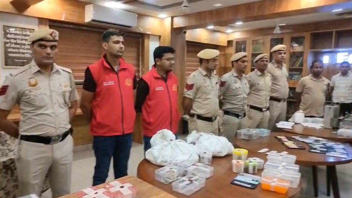 दिल्ली पुलिस का 'ऑपरेशन आघात', 4 दिनों में 151 अपराधी  गिरफ्तार