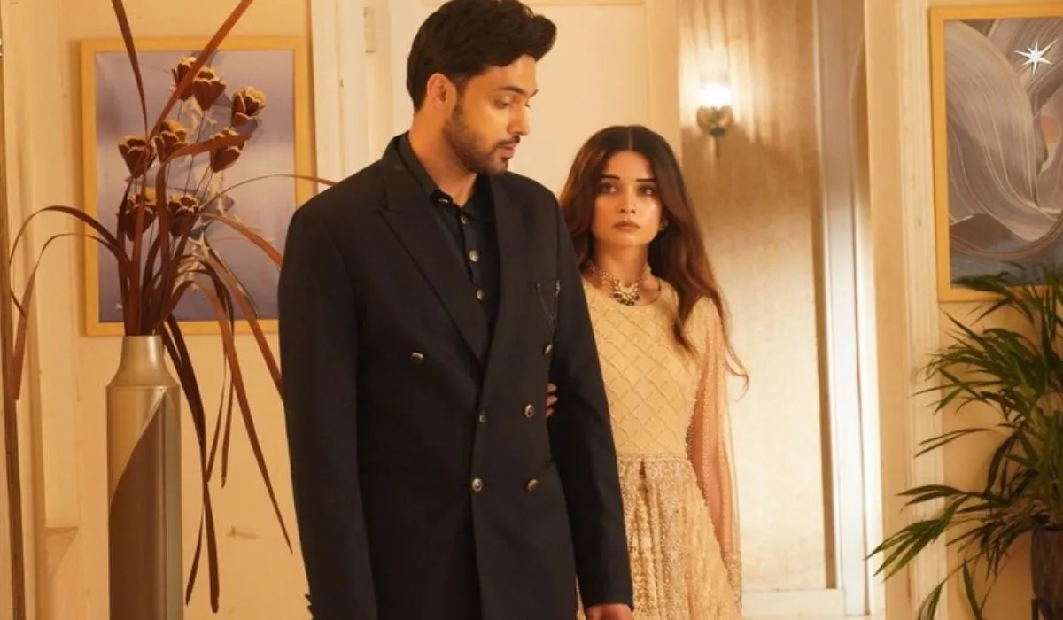 इस खुशी को और बढ़ाते हुए, प्रोडक्शन टीम ने उन वफादार दर्शकों का शुक्रिया अदा किया, जिनकी लगातार देखने की वजह से यह माइलस्टोन हासिल हो सका। मेकर्स ने माहिद और सेहर की कहानी में नए ट्विस्ट और टर्न आने का भी इशारा किया और वादा किया कि आने वाला ट्रैक और भी दिलचस्प होगा।