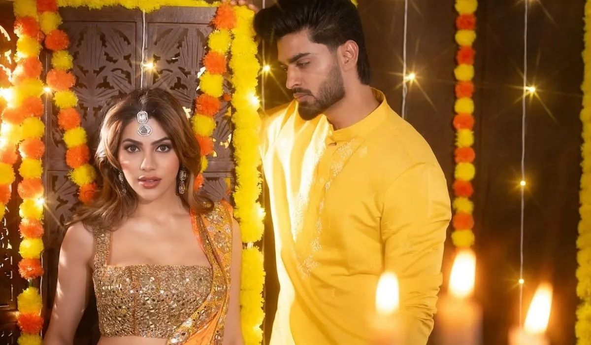 'बिग बॉस मराठी 5' के ड्रामे के बीच निक्की तंबोली और अरबाज पटेल के बीच रोमांस देखने को मिला था, जिसने दर्शकों का ध्यान खींचा। फराह खान के व्लॉग में निक्की ने कहा कि स्टेज पर अरबाज को देखते ही उन्हें एक तुरंत जुड़ाव महसूस हुआ। अरबाज ने शरमाते हुए कहा कि निक्की ने खुलेआम कहा था कि वे उनके हैं। अलग-अलग धर्मों से होने के कारण उनके रिश्ते पर अक्सर लोगों की नजर रहती थी, लेकिन हमें इस बात से फर्क नहीं पड़ता।