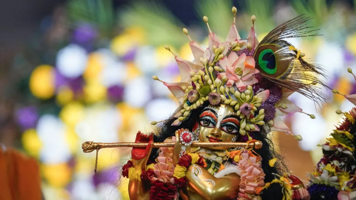 भगवान कृष्ण का अष्टमी तिथि पर जन्म: पौराणिक कथाओं अनुसार भगवान कृष्ण का जन्म भाद्रपद मास के कृष्ण पक्ष की अष्टमी तिथि को हुआ था। इसलिए उनका जन्मोत्सव 'जन्माष्टमी' के रूप में मनाया जाता है। भगवान कृष्ण की जन्म तिथि पर भी अंक 8 का प्रभाव देखने को मिलता है।