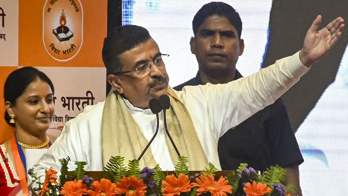 शुभेंदु अधिकारी ने उठाया बंगाली हिंदू पहचान का मुद्दा, वामदलों पर साधा निशाना, सीपीएम ने किया पलटवार suvendu adhikari- India TV Hindi