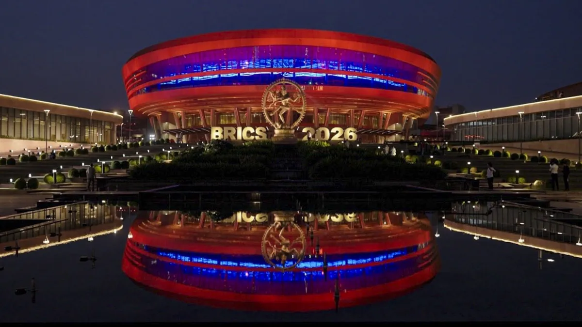 BRICS Summit 2026 में शामिल होने भारत आ रहे कई देशों के प्रमुख, सामने आई विदेशी मेहमानों की पूरी लिस्ट विदेशी मेहमानों के स्वागत में लाल रोशनी से नहाया हुआ भारत मंडपम- India TV Hindi