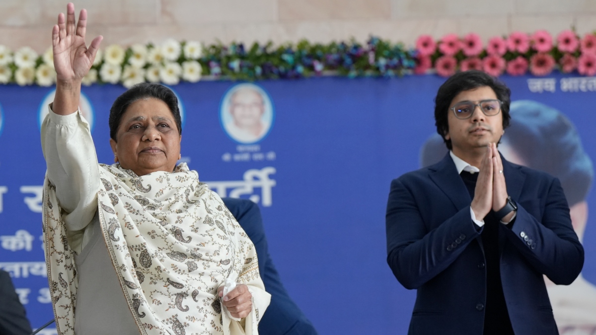 आकाश आनंद की राह में फिर रोड़ा बनीं मायावती, कहा- “कोई बड़ी जिम्मेदारी नहीं, अभी मैच्योर नहीं”