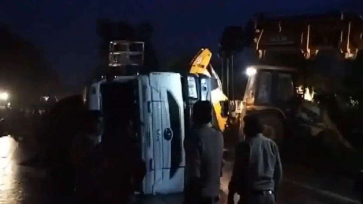 मध्य प्रदेश के रीवा में ट्रक और बस की भीषण टक्कर, 5 लोगों की मौत, 30 घायल