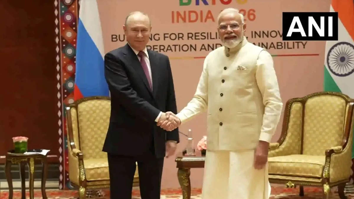 पीएम मोदी ने की ईरान के राष्ट्रपति से द्विपक्षीय मुलाकात, प्रधानमंत्री ने बताया किन मुद्दों पर हुई चर्चा रूसी राष्ट्रपति पुतिन का स्वागत करते पीएम मोदी- India TV Hindi