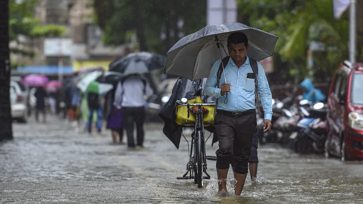 ओडिशा में डीप डिप्रेशन का असर, 11 जिलों में भारी बारिश का अलर्ट, मछुआरों को समुद्र में न जाने की सलाह भारी बारिश का अलर्ट- India TV Hindi