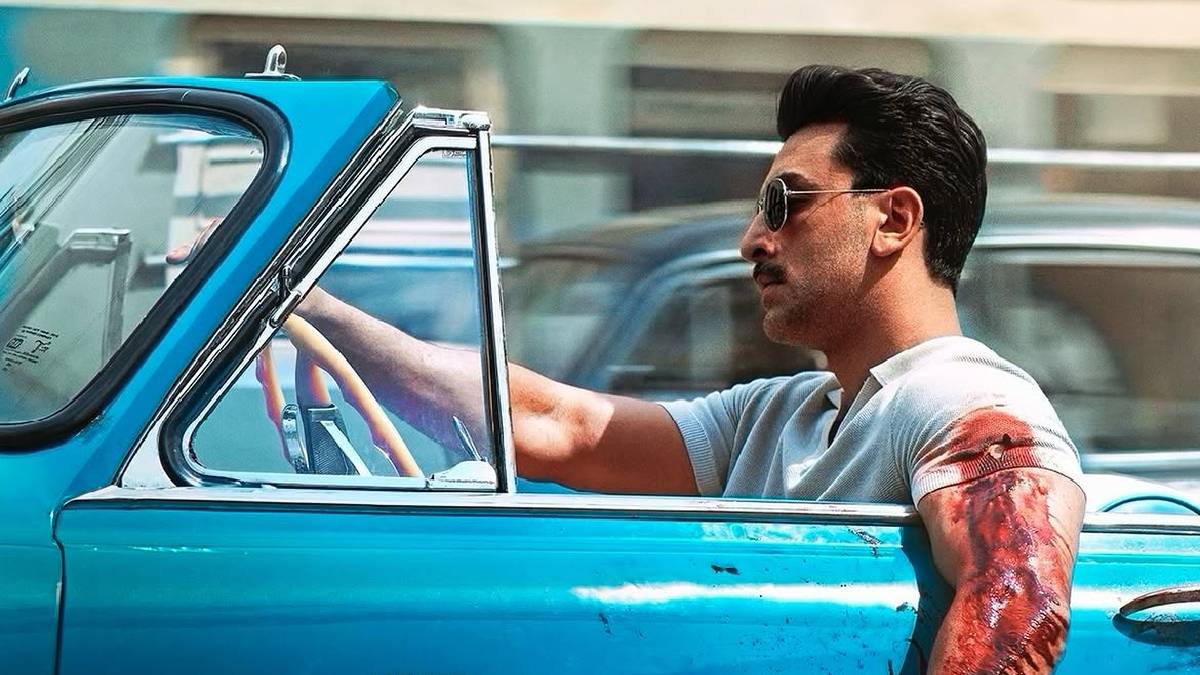 That status, that pride, that passion! Ranbir Kapoor driving a car in Tashan, blood flowing from his hand, first look from ‘Love and War’ revealed