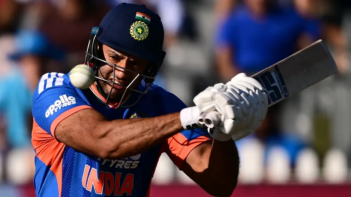  भारत के शिवम दुबे साल 2026 में 5वें सबसे ज्यादा रन बनाने वाले भारतीय बल्लेबाज हैं। शिवम दुबे ने इस साल 26 मैचों की 21 पारियों में 32.53 के औसत से 488 रन जड़े हैं। इस साल उनके बल्ले से 2 अर्धशतक निकले हैं।