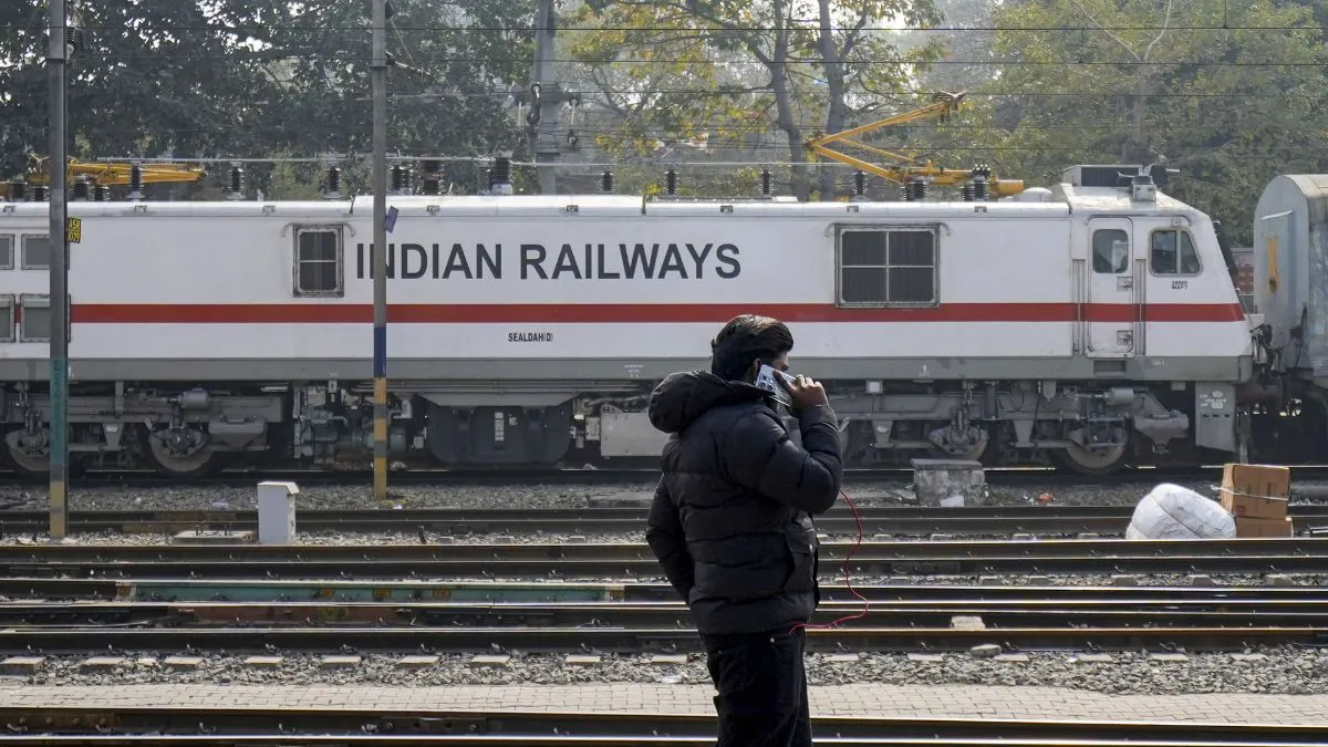 नई दिल्ली से कानपुर, प्रयागराज, बक्सर, पटना, आसनसोल के रास्ते हावड़ा तक चलेगी स्पेशल ट्रेन, चेक करें पूरा रूट और टाइम टेबल A new special train will run from New Delhi to Howrah via Kanpur, Prayagraj, Buxar, Patna, and Asans- India TV Hindi