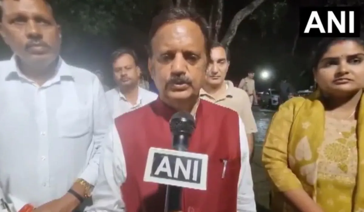 सागर में जहरीली शराब से 11 लोगों की मौत, डिप्टी CM राजेंद्र शुक्ला ने मेडिकल कॉलेज का दौरा किया Deputy CM Rajendra Shukla- India TV Hindi