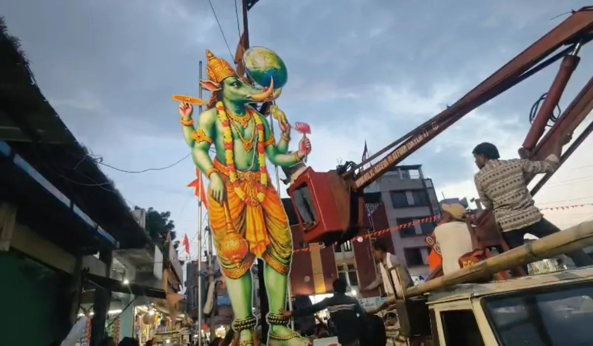 धार की लाट मस्जिद पर नया विवाद, हिंदुओं ने विजय मंदिर होने का किया दावा, कल निकलेगा 'वराह मार्च' MP News- India TV Hindi
