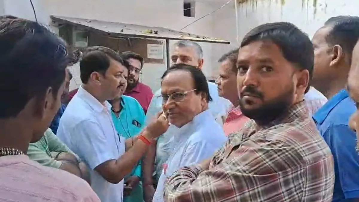 कानपुर का 'टेंट ठगी कांड', कहीं से उठाया भगोने-कढ़ाई, कहीं से बर्तन-दरी… कबाड़ में बेचते रहे चाचा-भतीजे! case of tent fraud has come to light in Kanpur.- India TV Hindi