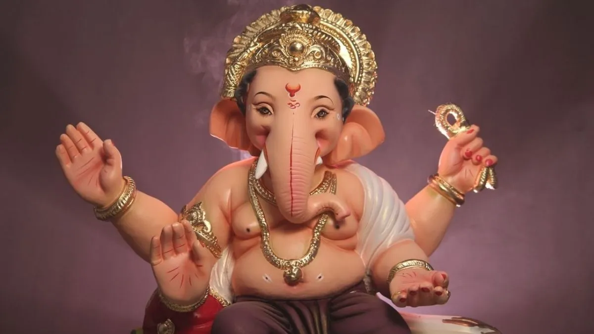 वैनायकी गणेश चतुर्थी पर बप्पा के इन मंत्रों का करें जाप, धन-समृद्धि और करियर में सफलता के लिए बताए हैं कारगर Ganesh Mantra Upay- India TV Hindi