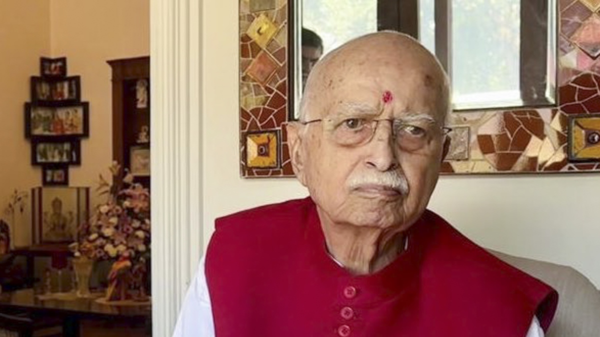 लाल कृष्ण आडवाणी अस्पताल में भर्ती, सीने में इंफेक्शन की शिकायत, अपोलो हॉस्पिटल में चल रहा इलाज