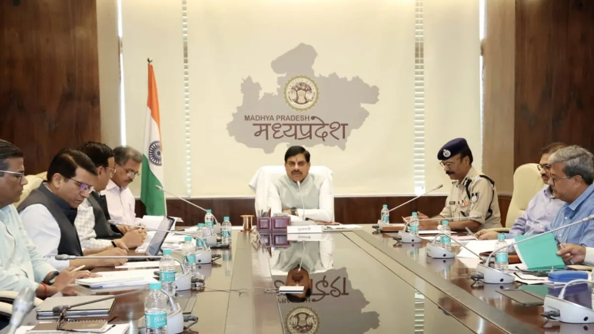 त्योहारों पर सुरक्षा को लेकर सख्त CM मोहन यादव, कार्बाइड गन और अवैध पटाखों पर रोक के निर्देश मध्य प्रदेश में त्योहारों को लेकर अलर्ट मोड पर सरकार- India TV Hindi