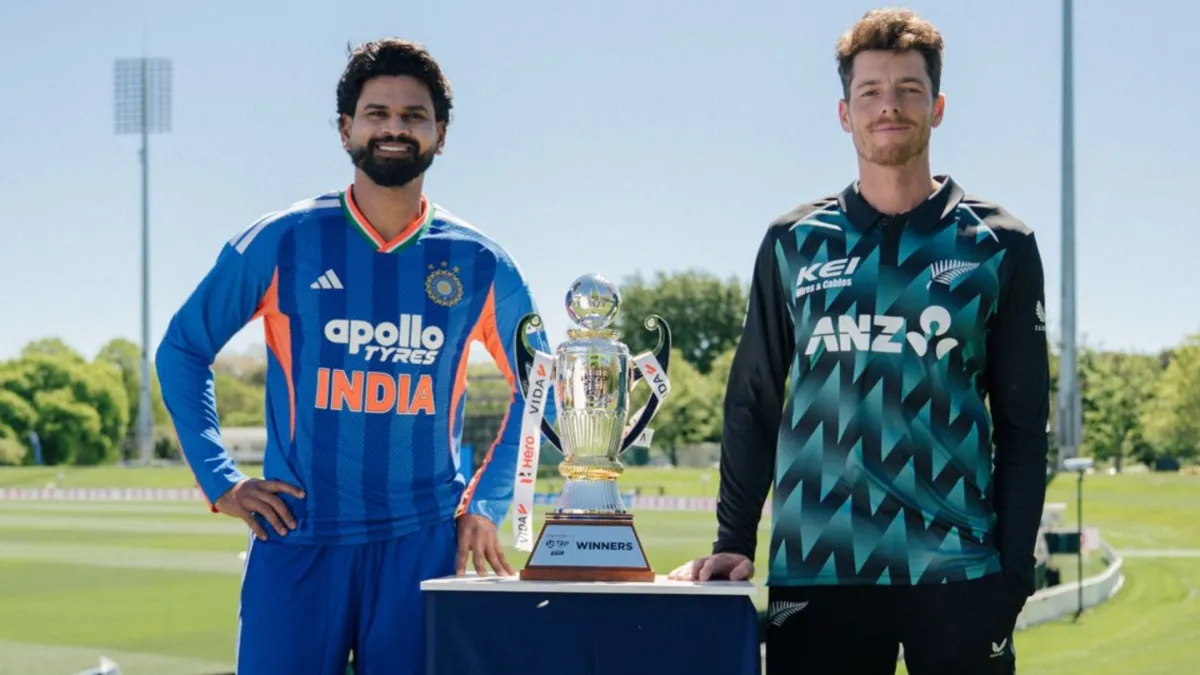 IND vs NZ LIVE: भारत की धमाकेदार शुरुआत, संजू सैमसन और अभिषेक शर्मा की जोड़ी छा गई Shreyas Iyer and Mitchell Santner- India TV Hindi
