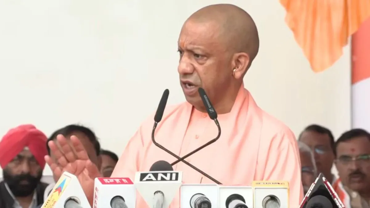 'भारत की एकता को चुनौती देने के कुत्सित प्रयास हो रहे, मिलकर करना होगा सामना', लखनऊ में बोले सीएम योगी सीएम योगी।- India TV Hindi