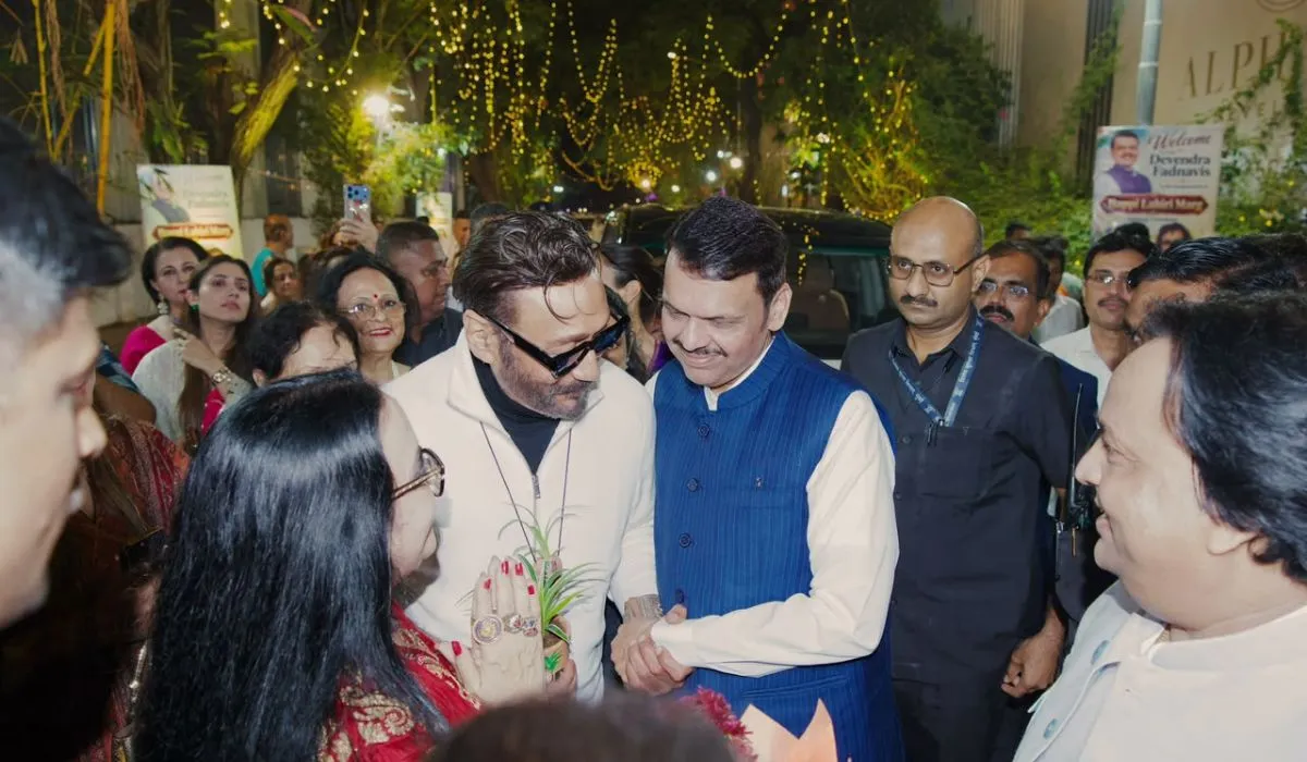 बेटे टाइगर श्रॉफ पर फायरिंग के बाद पहली बार नजर आए जैकी श्रॉफ, CM देवेन्द्र फडणवीस संग कार्यक्रम में हुए शामिल jackie shroff devendra fadnavis- India TV Hindi