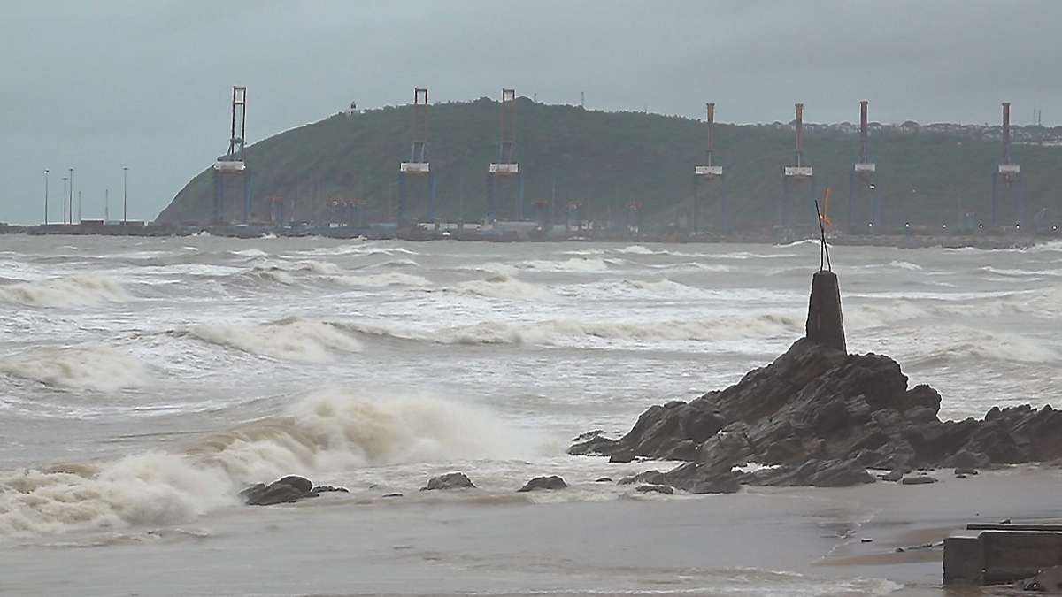 Cyclone Arnab Brings Rain and Strong-Wind Alerts Across Uttar Pradesh