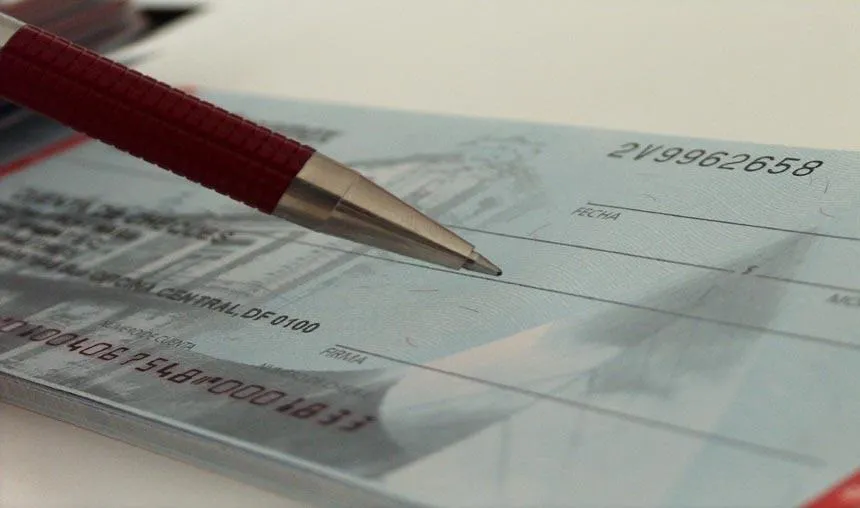 याद रखें ये पांच बातें Cheque भरते समय नहीं होगी कोई चूक- India TV Hindi