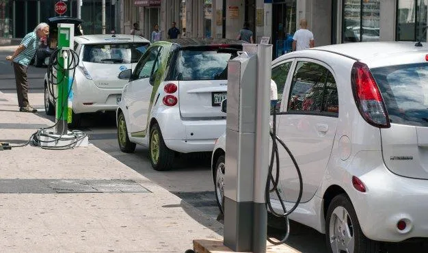 2020 तक चीन की सड़कों पर दौड़ेगी 50 लाख इलेक्ट्रिक कार, खुलेंगे 45 लाख चार्जिंग स्‍टेशन- India TV Paisa