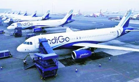 इंडिगो का विमान सड़क के करीब उड़ा, डीजीसीए ने दो पायलटों का लाइसेंस निलंबित किया- India TV Paisa