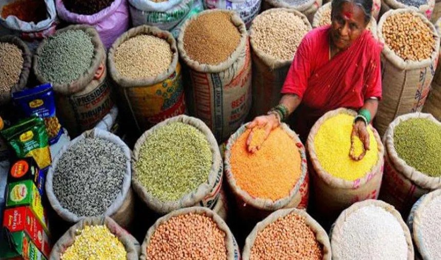 Inflation: दालों के भाव पहुंचे 200 रुपए प्रति किलो के करीब, सरकार अब 8 लाख टन का बनाएगी बफर स्टॉक- India TV Paisa