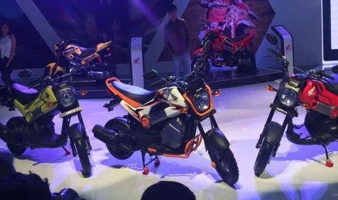 #AutoExpo2016: होंडा ने पेश की पहली क्रॉसओवर बाइक नवी, यामाहा, डीएसके, पियाजियो और UM ने भी शोकेस किए नए मॉडल- India TV Paisa