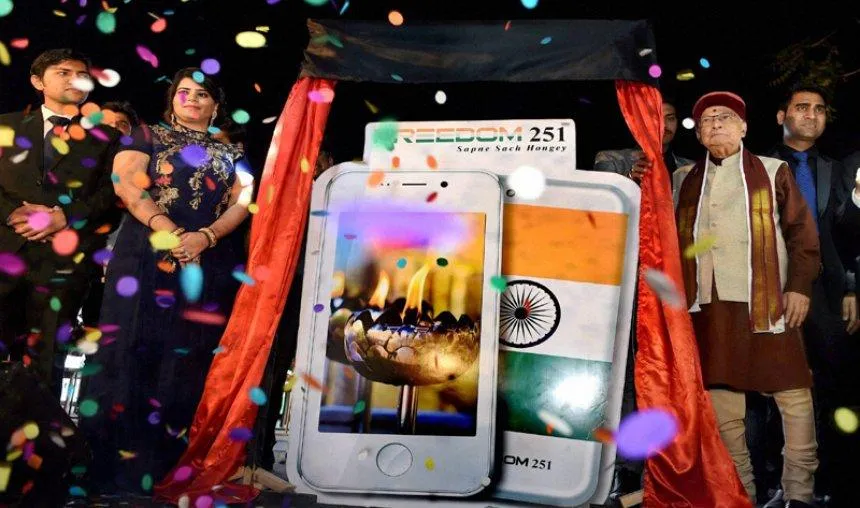 World’s Cheapest Mobile: 251 रुपए वाले स्मार्टफोन की बुकिंग बंद, 7.35 करोड़ लोगों ने ऑनलाइन किए ऑर्डर- India TV Paisa