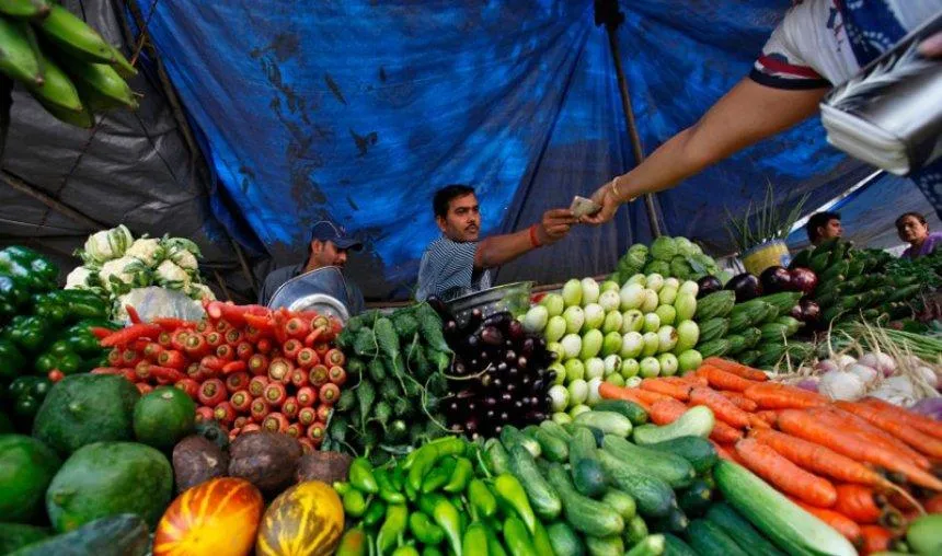CPI Inflation: मई में महंगाई दर बढ़कर 5.76 फीसदी हुई, एक महीने में सब्जियों के दाम हुए दोगुने- India TV Paisa
