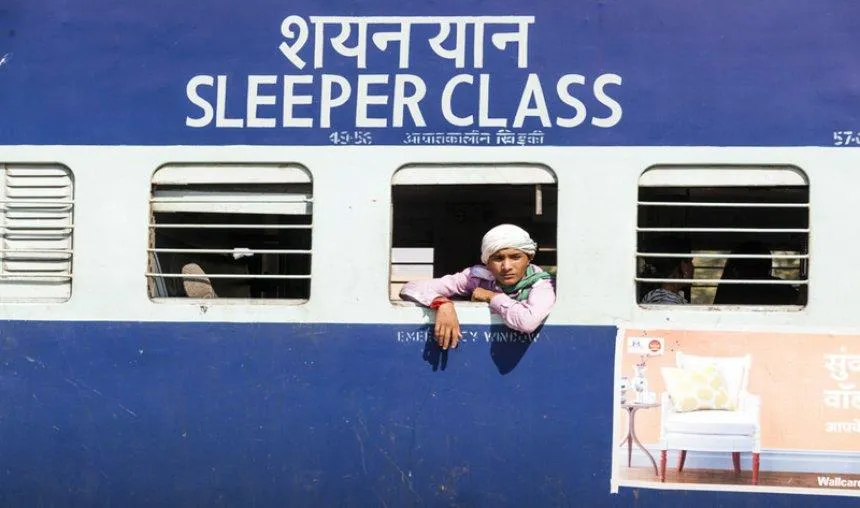 IRCTC New Rule: आज से एक महीने में सिर्फ छह ट्रेन टिकट ही कर सकेंगे बुक, रेलवे जल्द खत्म करेगी कैश का झंझट- India TV Paisa