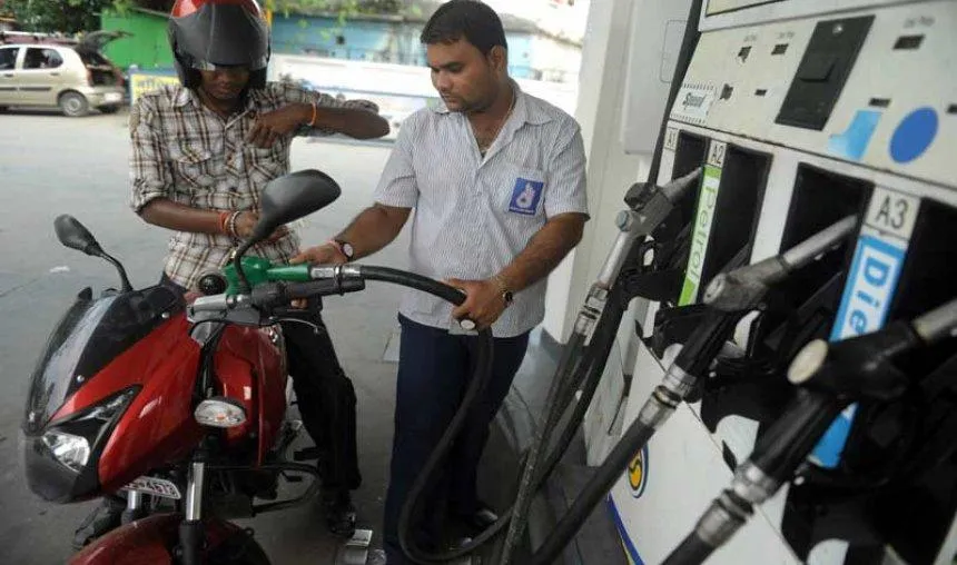 भारत में इस साल ईंधन मांग 7.3% बढ़ेगी, 19.30 करोड़ टन पेट्रोल-डीजल की हो सकती है खपत- India TV Paisa